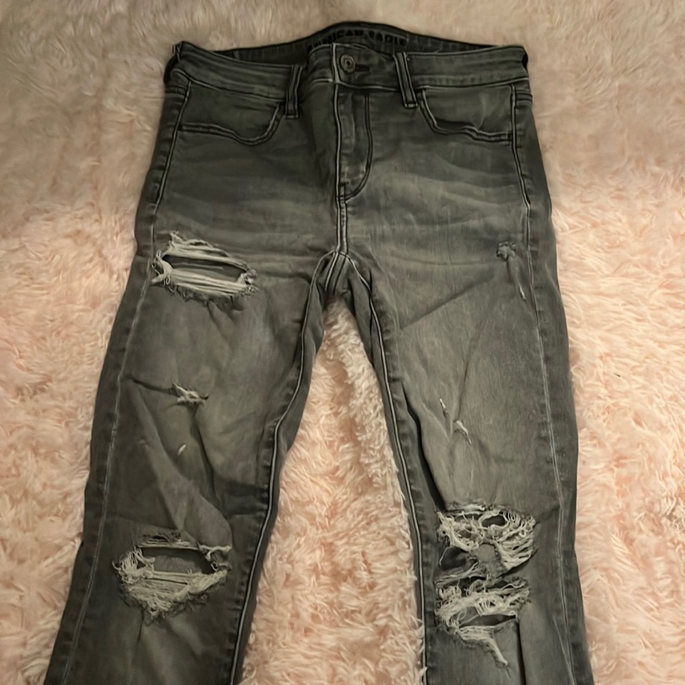 Light Grey American Eagle Skinny Jeans. Size 8